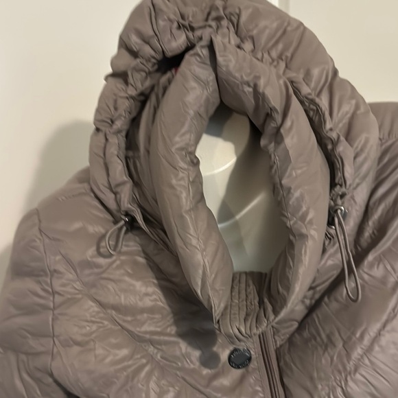 Calvin Klein Brown Puffer Jacket with Chevron Quilting, Down Filled - Picture 3 of 8